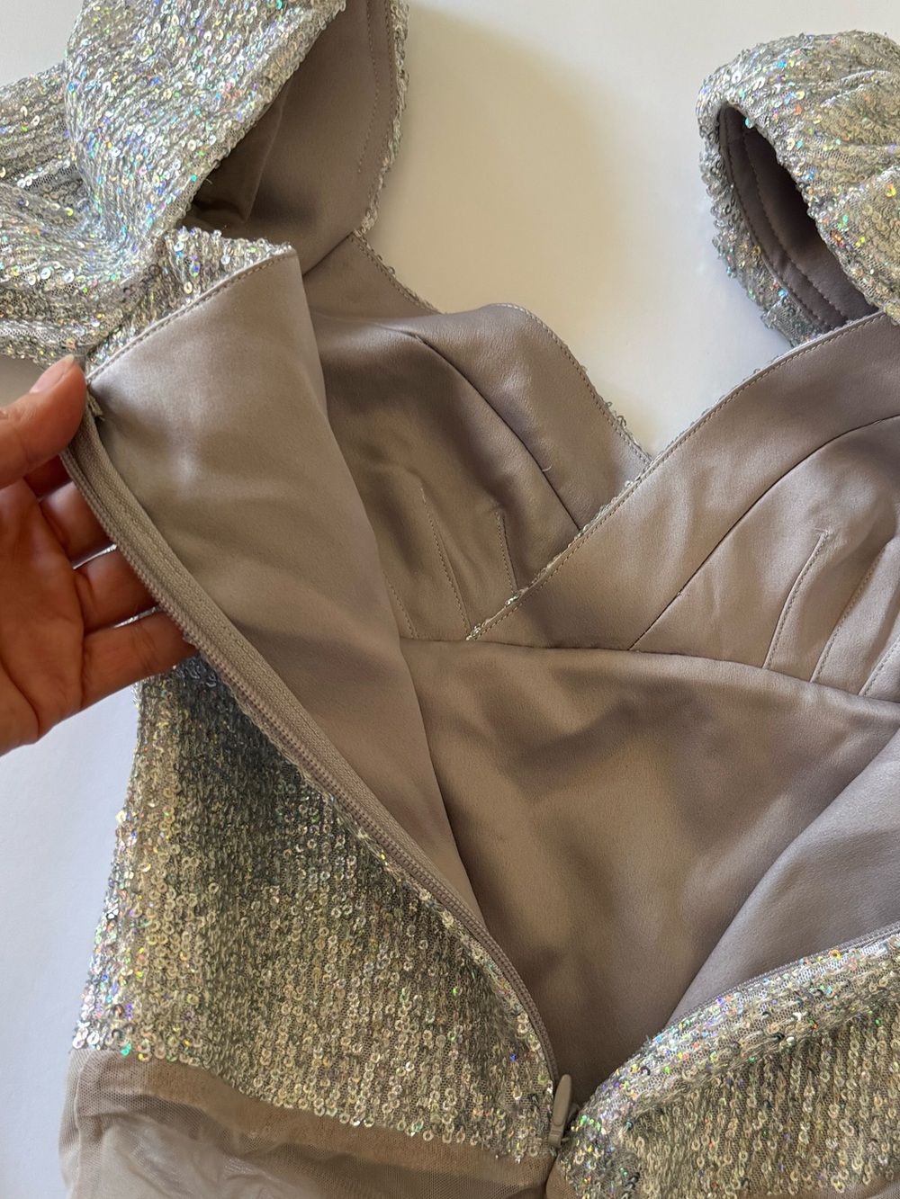 House of CB Julissa Silver Sequin Bodysuit Puff Sleeve XS NWT - Picture 8 of 8